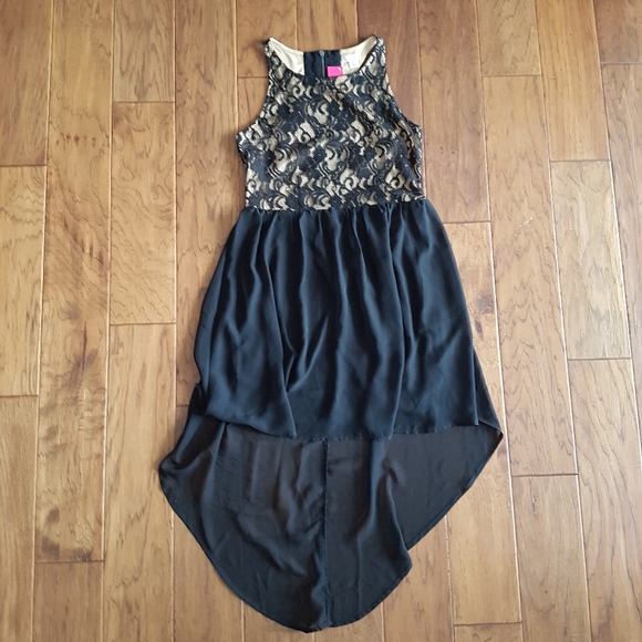 Xhilaration Dresses & Skirts - Xhilaration High-Low Lace Cutout Zipper Back Dress